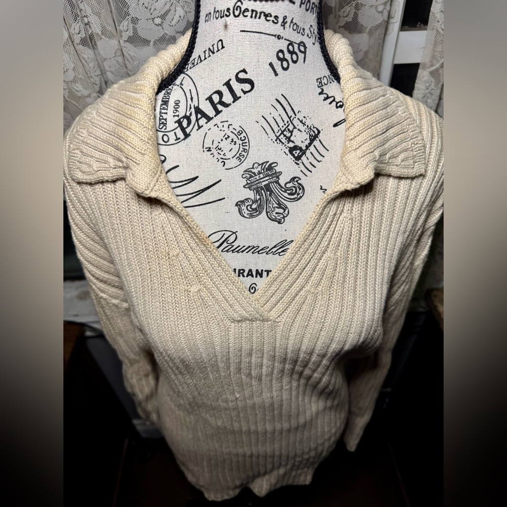 Thick Ribbed Collared Sweater. - Picture 3 of 10
